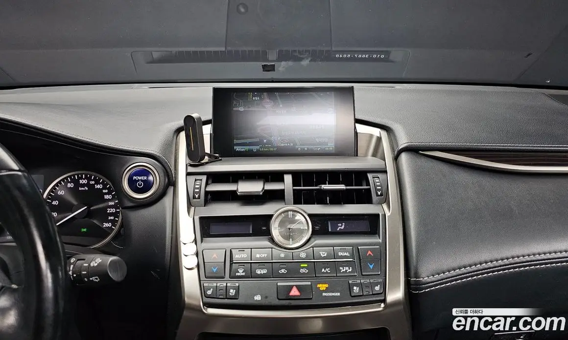 Lexus NX 2016 2.5 автомат (гидро), фото 13 Lexus NX 2016 2.5 автомат (гидро), фото 13