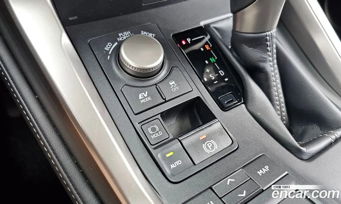 Lexus NX 2016 2.5 автомат (гидро), фото 15 Lexus NX 2016 2.5 автомат (гидро), фото 15