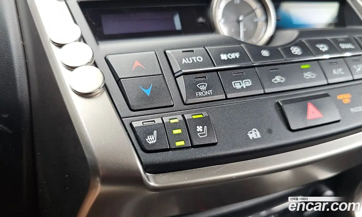 Lexus NX 2016 2.5 автомат (гидро), фото 16 Lexus NX 2016 2.5 автомат (гидро), фото 16