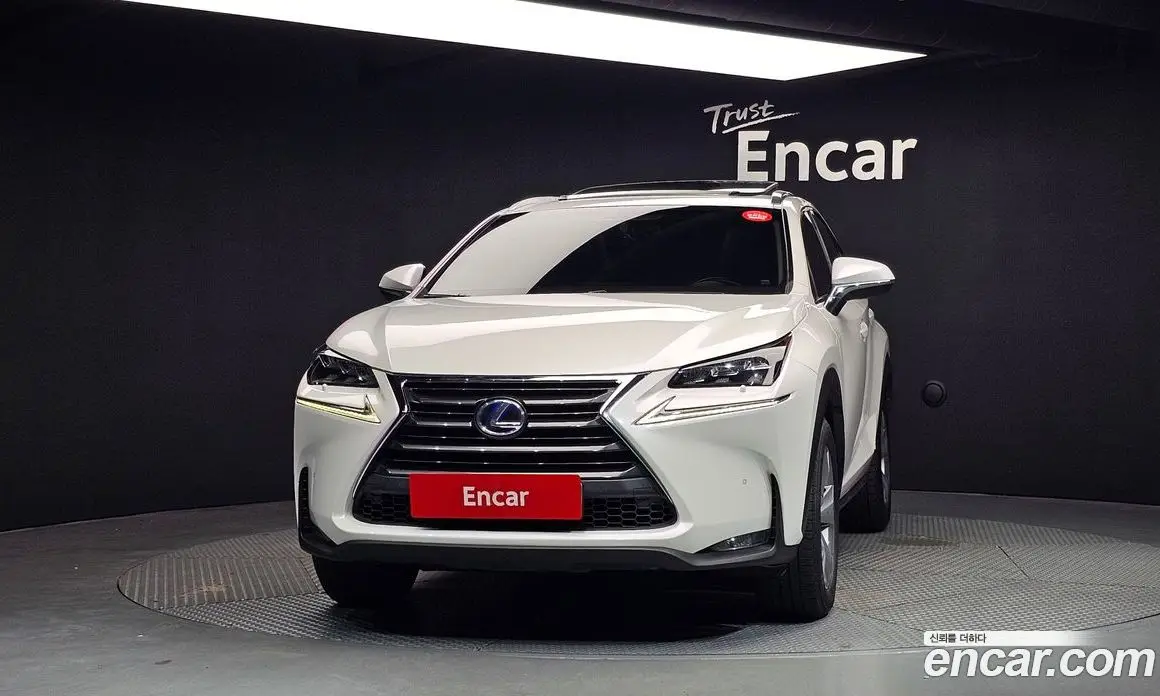 Lexus NX 2016 2.5 автомат (гидро), фото 3 Lexus NX 2016 2.5 автомат (гидро), фото 3
