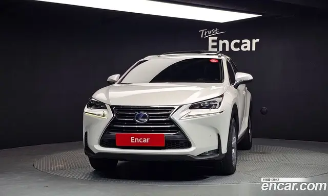 Lexus NX 2016 2.5 автомат (гидро), миниатюра 3 Lexus NX 2016 2.5 автомат (гидро), миниатюра 3