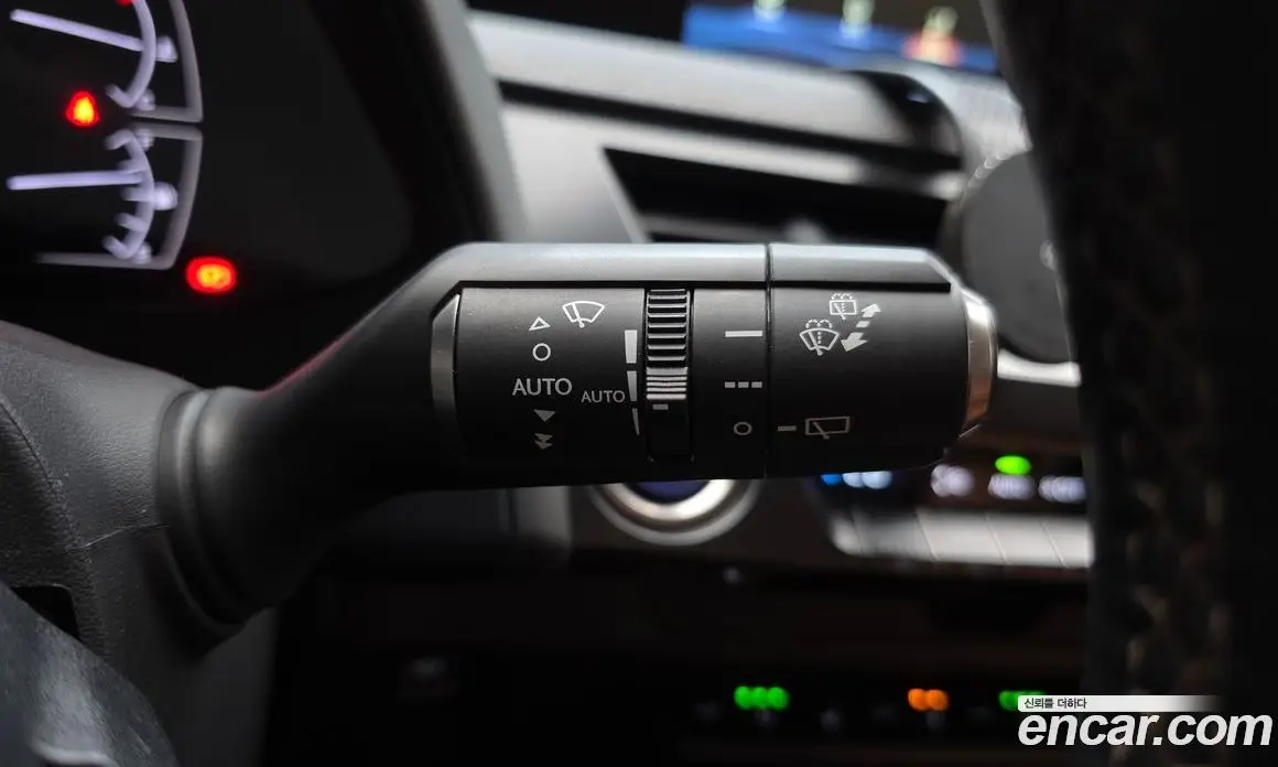 Lexus UX 2021 2.0 автомат (гидро), фото 22 Lexus UX 2021 2.0 автомат (гидро), фото 22