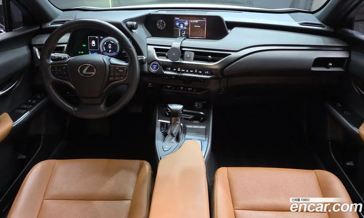 Lexus UX 2021 2.0 автомат (гидро), фото 10 Lexus UX 2021 2.0 автомат (гидро), фото 10