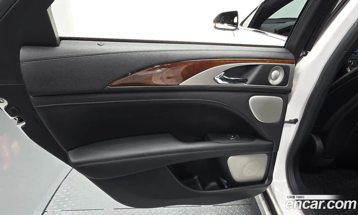 Lincoln MKZ 2017 2.0 автомат (гидро), фото 15 Lincoln MKZ 2017 2.0 автомат (гидро), фото 15
