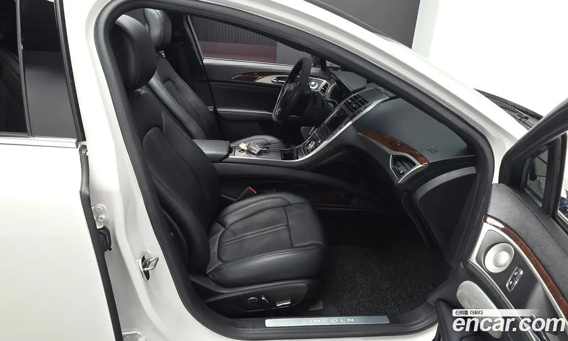 Lincoln MKZ 2017 2.0 автомат (гидро), фото 16 Lincoln MKZ 2017 2.0 автомат (гидро), фото 16