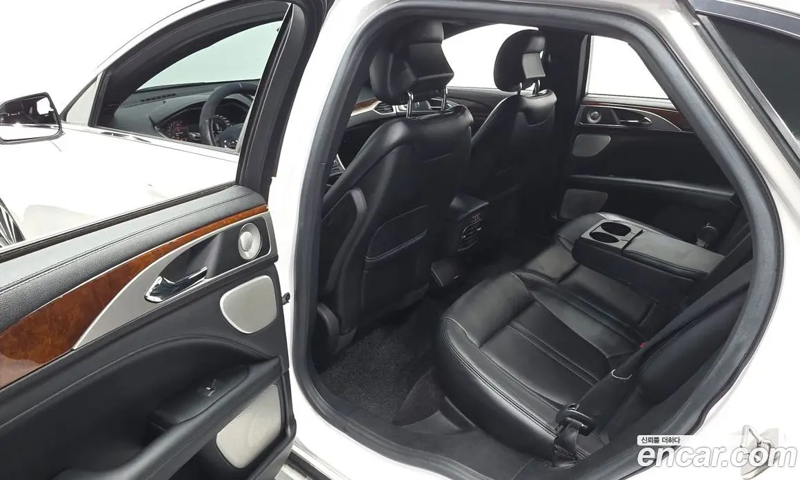 Lincoln MKZ 2017 2.0 автомат (гидро), фото 18 Lincoln MKZ 2017 2.0 автомат (гидро), фото 18