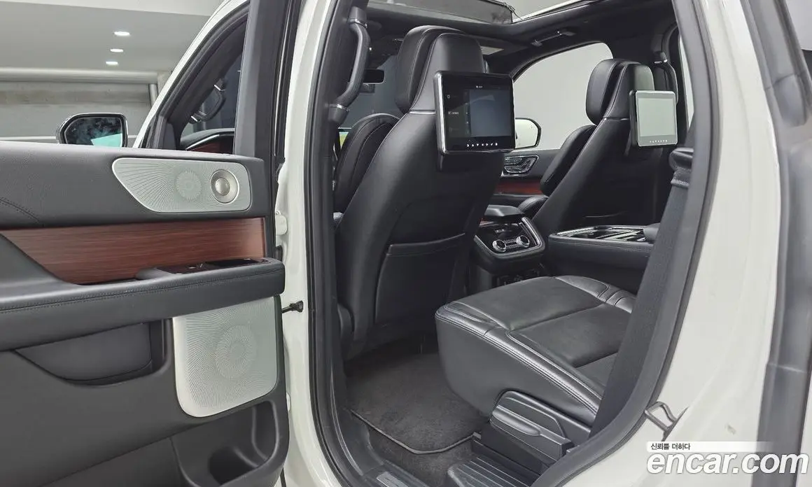 Lincoln Navigator 2021 3.5 автомат (гидро), фото 18 Lincoln Navigator 2021 3.5 автомат (гидро), фото 18