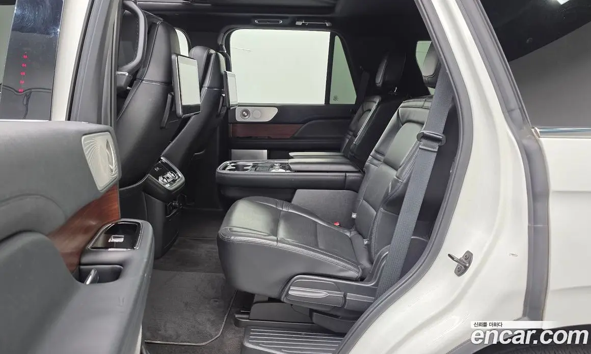 Lincoln Navigator 2021 3.5 автомат (гидро), фото 19 Lincoln Navigator 2021 3.5 автомат (гидро), фото 19