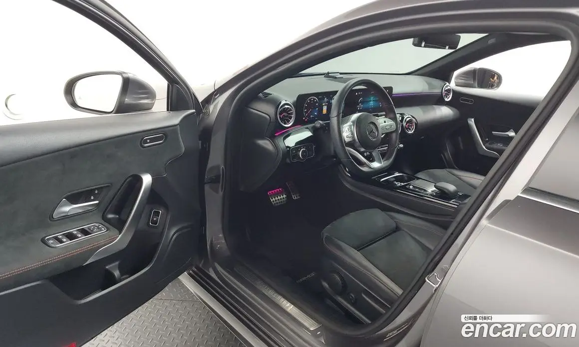 Mercedes-Benz A-Class 2022 2.0 гидро, фото 13
