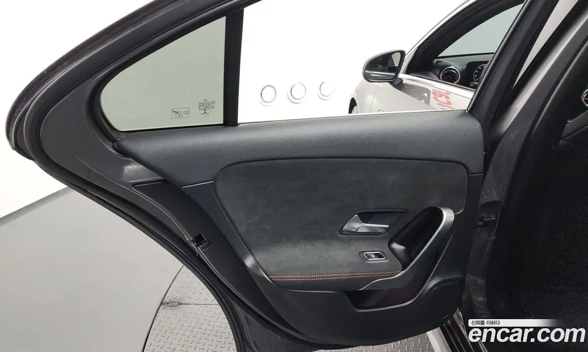 Mercedes-Benz A-Class 2022 2.0 гидро, фото 15