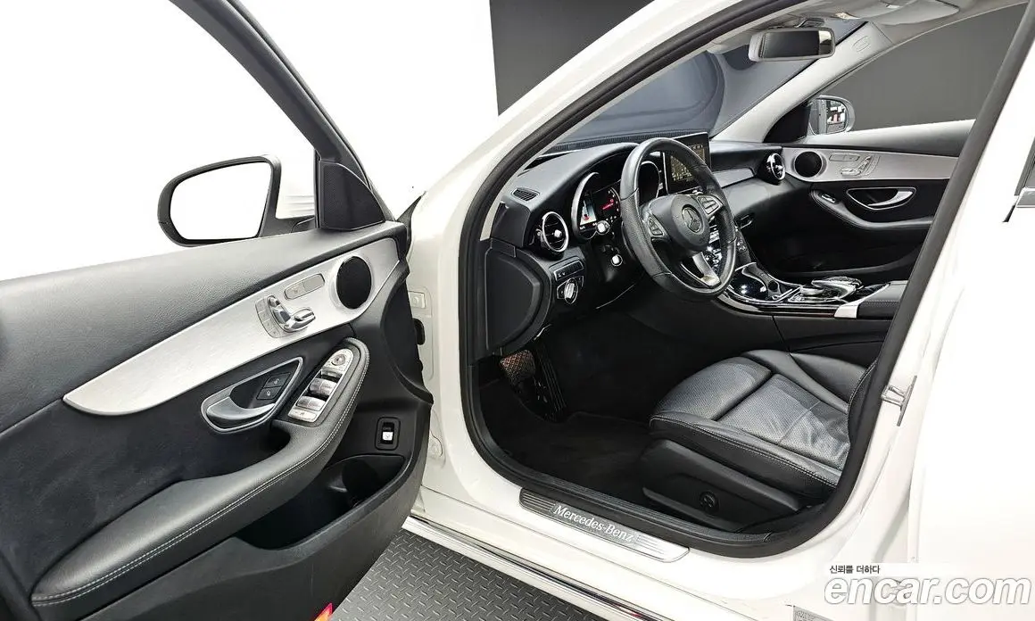 Mercedes-Benz C-Class 2017 2.0 гидро, фото 10 Mercedes-Benz C-Class 2017 2.0 гидро, фото 10