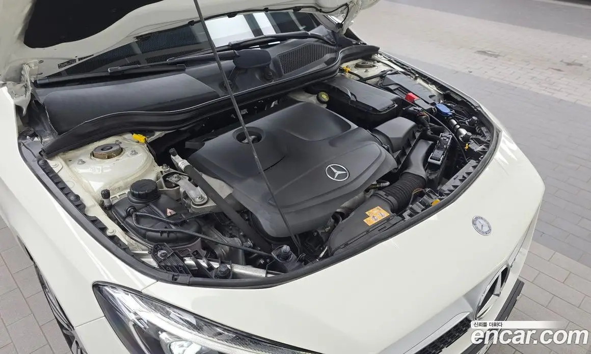 Mercedes-Benz CLA-Class 2017 2.0 гидро, фото 6 Mercedes-Benz CLA-Class 2017 2.0 гидро, фото 6