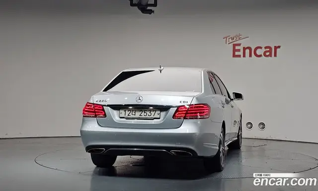 Mercedes-Benz E-Class 2013 2.1 гидро, миниатюра 4