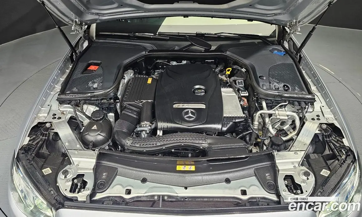 Mercedes-Benz E-Class 2016 2.0 гидро, фото 6 Mercedes-Benz E-Class 2016 2.0 гидро, фото 6