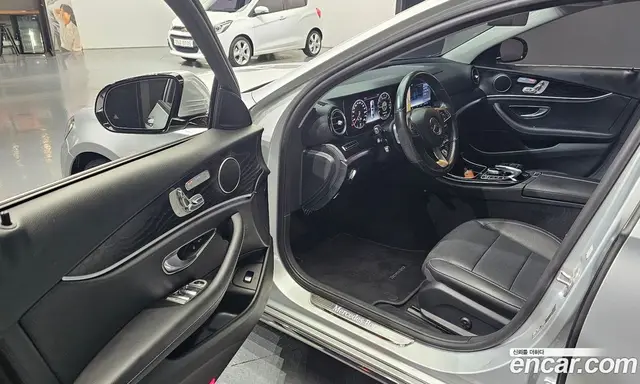 Mercedes-Benz E-Class 2016 2.0 гидро, миниатюра 10 Mercedes-Benz E-Class 2016 2.0 гидро, миниатюра 10