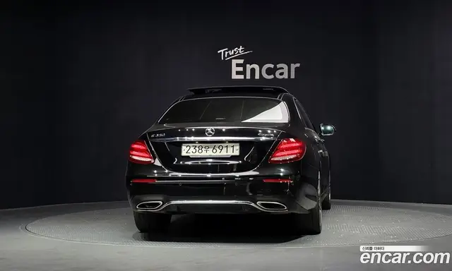 Mercedes-Benz E-Class 2019 2.0 гидро, миниатюра 4 Mercedes-Benz E-Class 2019 2.0 гидро, миниатюра 4