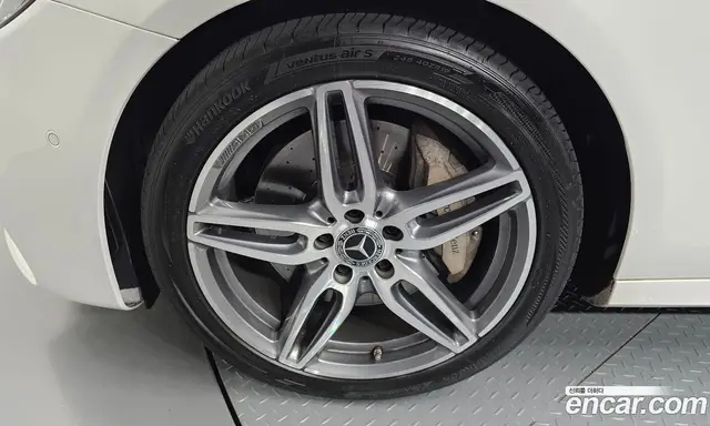 Mercedes-Benz E-Class 2019 2.0 гидро, миниатюра 5 Mercedes-Benz E-Class 2019 2.0 гидро, миниатюра 5