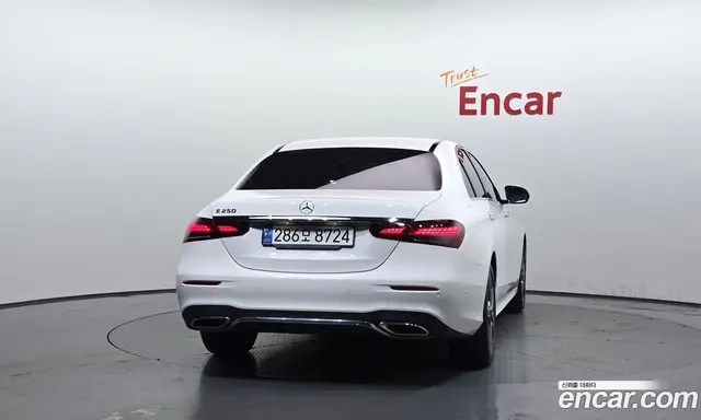 Mercedes-Benz E-Class 2022 2.0 гидро, миниатюра 4 Mercedes-Benz E-Class 2022 2.0 гидро, миниатюра 4