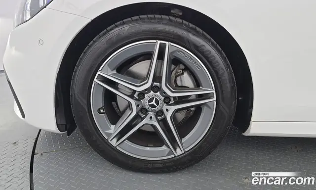 Mercedes-Benz E-Class 2022 2.0 гидро, миниатюра 5 Mercedes-Benz E-Class 2022 2.0 гидро, миниатюра 5