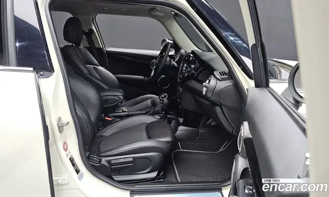 Mini Cooper 2016 1.5 автомат (гидро), миниатюра 11