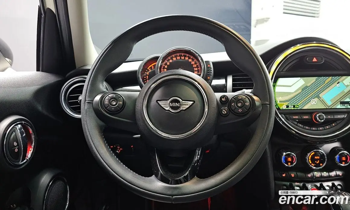 Mini Cooper 2016 1.5 автомат (гидро), фото 13