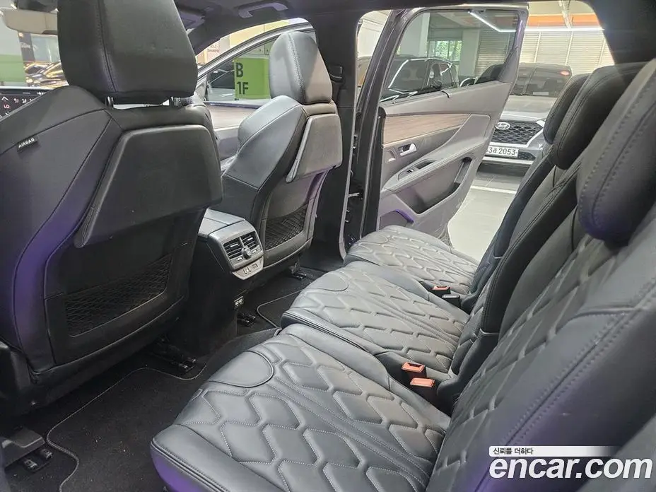 Peugeot 5008 2024 1.2 автомат (гидро), фото 7