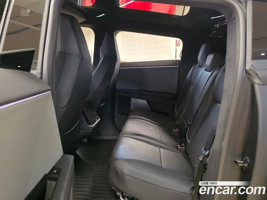 Tesla Cybertruck 2025 автомат (гидро), фото 15 Tesla Cybertruck 2025 автомат (гидро), фото 15