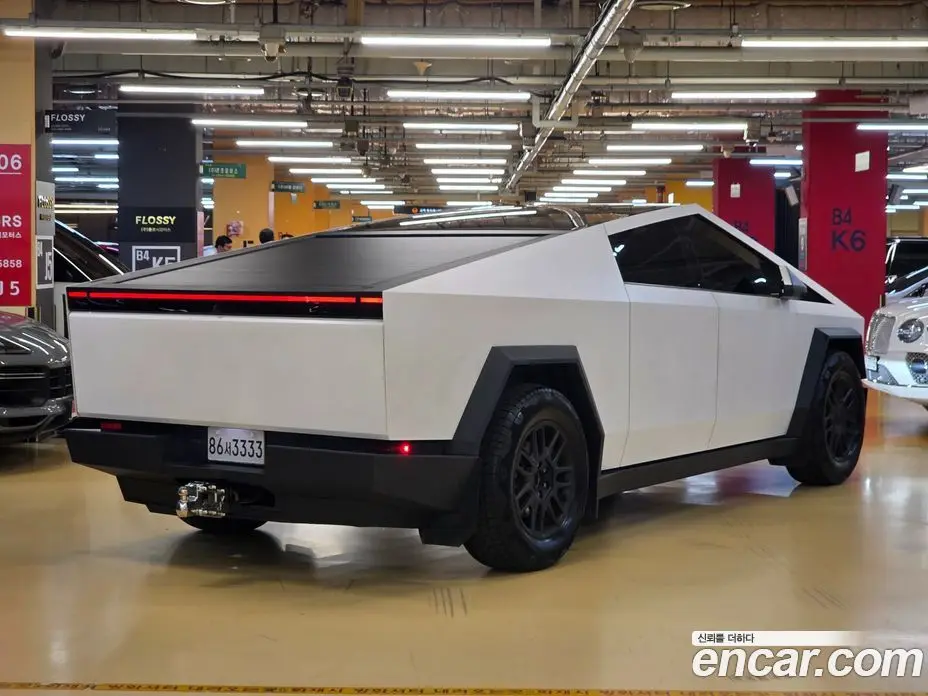 Tesla Cybertruck 2025 автомат (гидро), фото 4 Tesla Cybertruck 2025 автомат (гидро), фото 4