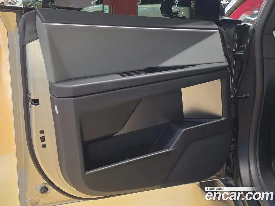 Tesla Cybertruck 2025 автомат (гидро), фото 6 Tesla Cybertruck 2025 автомат (гидро), фото 6