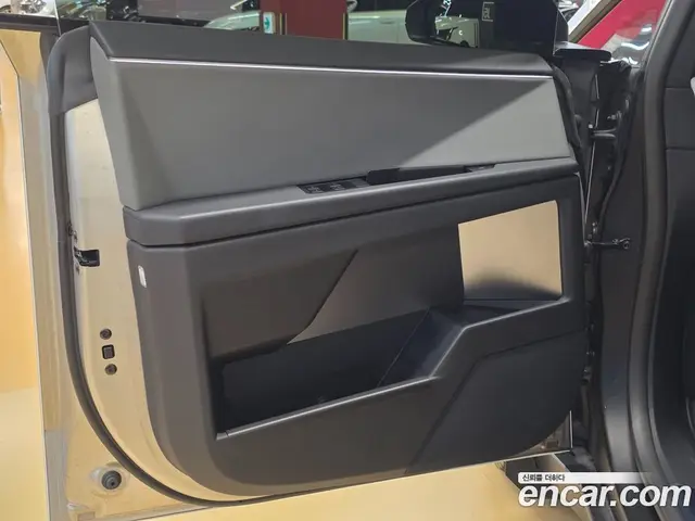 Tesla Cybertruck 2025 автомат (гидро), миниатюра 6 Tesla Cybertruck 2025 автомат (гидро), миниатюра 6