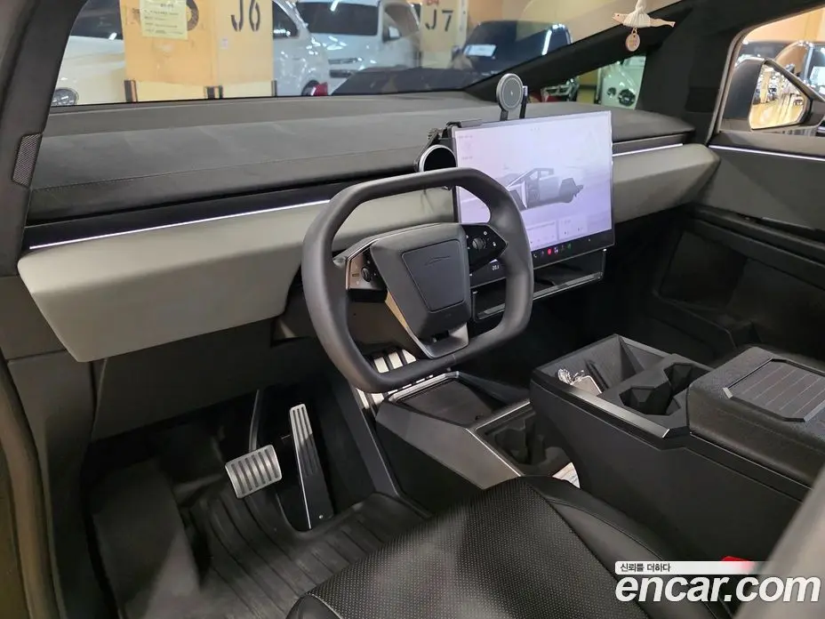 Tesla Cybertruck 2025 автомат (гидро), фото 8 Tesla Cybertruck 2025 автомат (гидро), фото 8