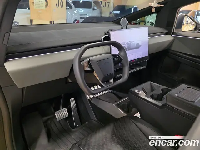 Tesla Cybertruck 2025 автомат (гидро), миниатюра 8 Tesla Cybertruck 2025 автомат (гидро), миниатюра 8