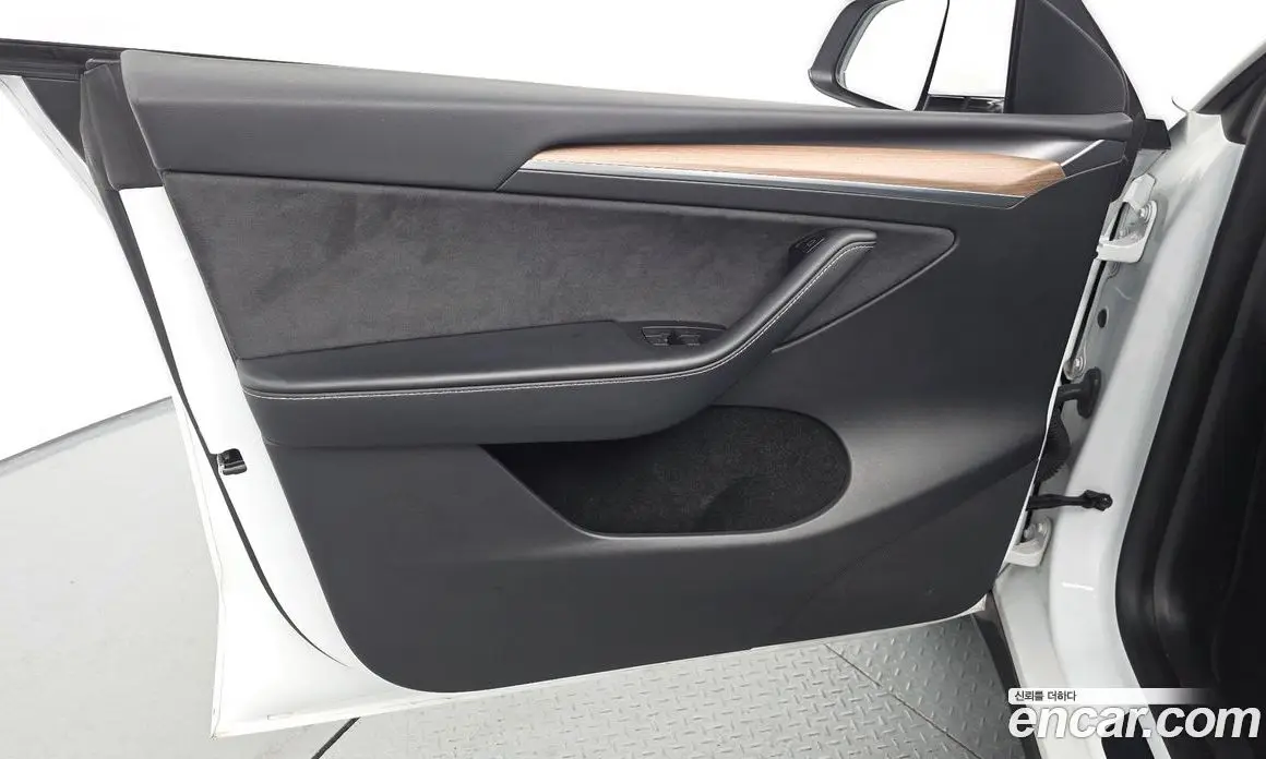 Tesla Model Y 2023 0.2 автомат (гидро), фото 14 Tesla Model Y 2023 0.2 автомат (гидро), фото 14