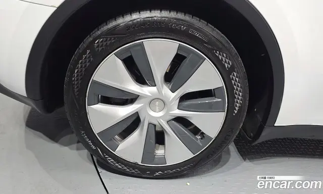 Tesla Model Y 2023 0.2 автомат (гидро), миниатюра 5 Tesla Model Y 2023 0.2 автомат (гидро), миниатюра 5