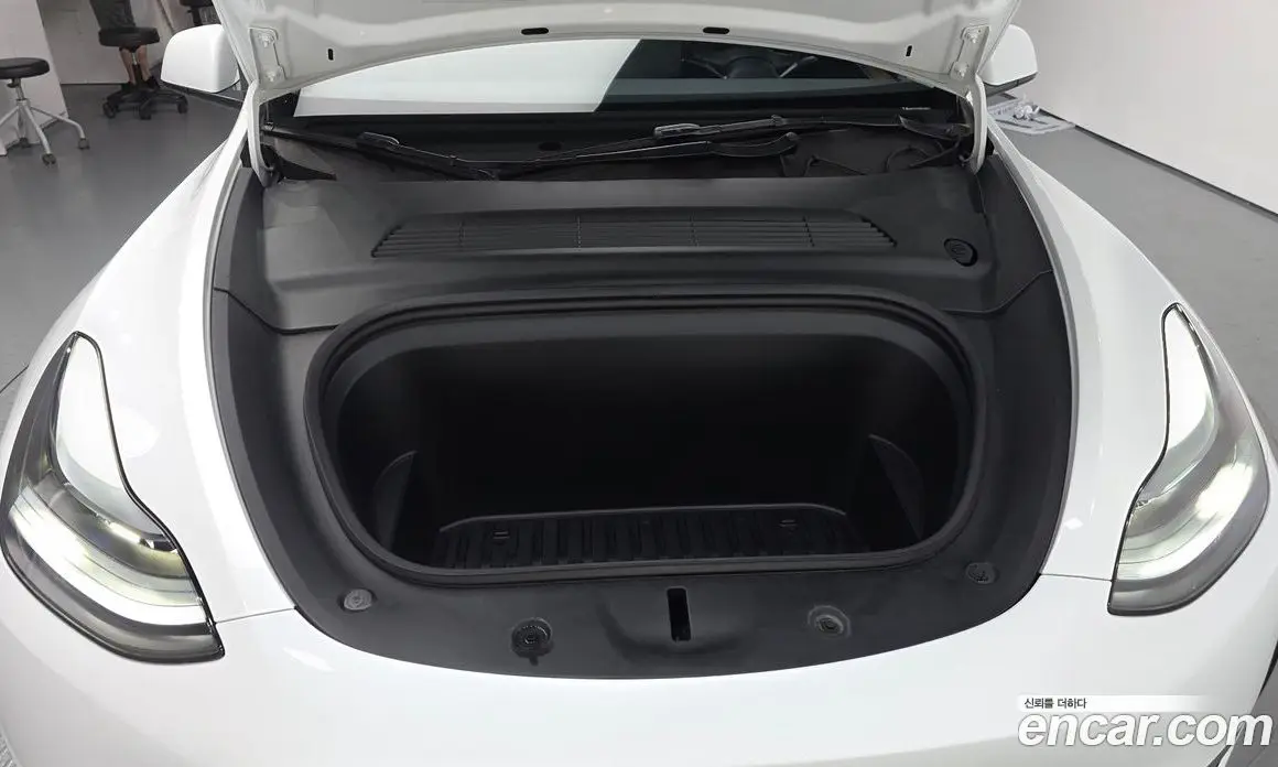 Tesla Model Y 2023 0.2 автомат (гидро), фото 6 Tesla Model Y 2023 0.2 автомат (гидро), фото 6