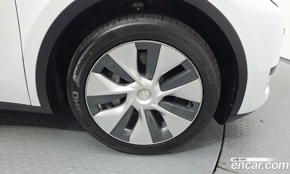 Tesla Model Y 2023 0.2 автомат (гидро), фото 7 Tesla Model Y 2023 0.2 автомат (гидро), фото 7
