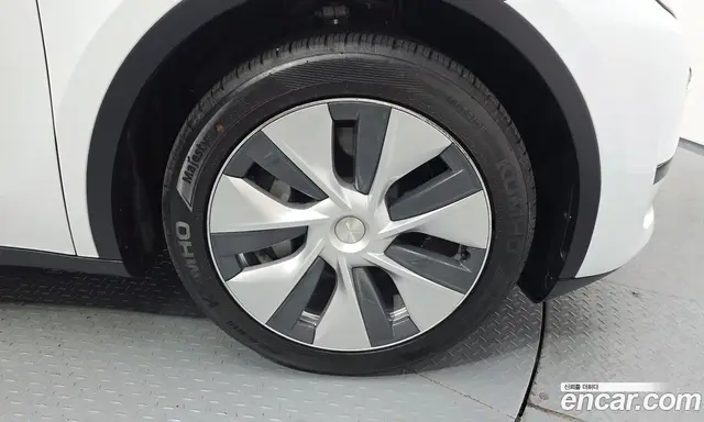 Tesla Model Y 2023 0.2 автомат (гидро), миниатюра 7 Tesla Model Y 2023 0.2 автомат (гидро), миниатюра 7