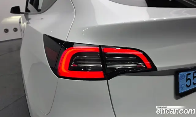 Tesla Model Y 2023 0.2 автомат (гидро), миниатюра 9 Tesla Model Y 2023 0.2 автомат (гидро), миниатюра 9