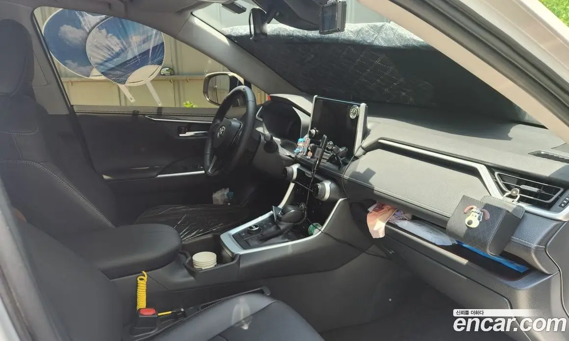 Toyota RAV4 2025 2.5 автомат (гидро), фото 6 Toyota RAV4 2025 2.5 автомат (гидро), фото 6