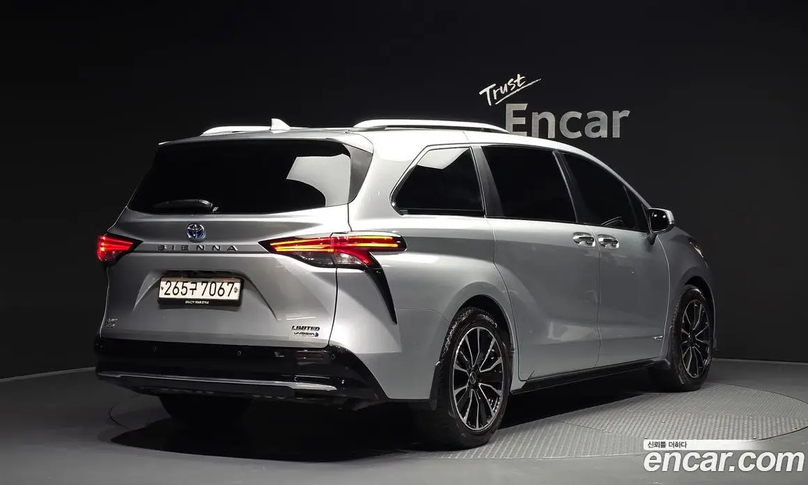 Toyota Sienna 2021 2.5 автомат (гидро), фото 2 Toyota Sienna 2021 2.5 автомат (гидро), фото 2