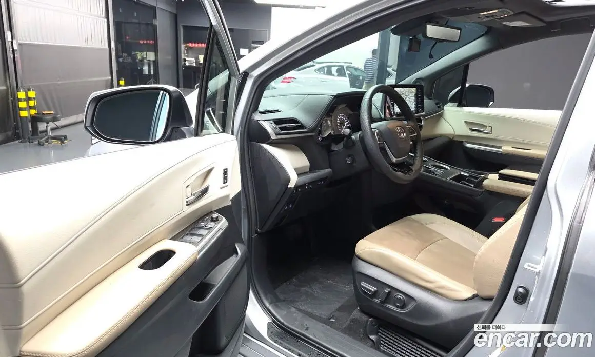 Toyota Sienna 2021 2.5 автомат (гидро), фото 13 Toyota Sienna 2021 2.5 автомат (гидро), фото 13