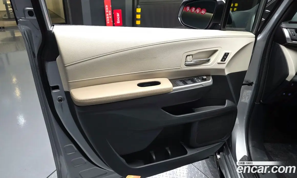 Toyota Sienna 2021 2.5 автомат (гидро), фото 15 Toyota Sienna 2021 2.5 автомат (гидро), фото 15