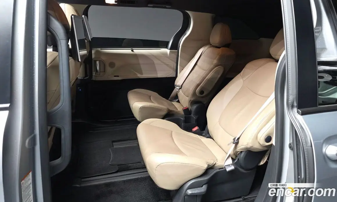 Toyota Sienna 2021 2.5 автомат (гидро), фото 16 Toyota Sienna 2021 2.5 автомат (гидро), фото 16