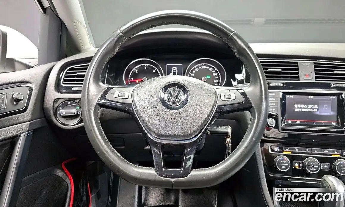 Volkswagen Golf 2014 2.0 автомат (гидро), фото 12