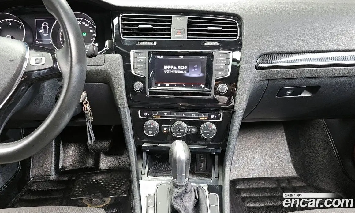 Volkswagen Golf 2014 2.0 автомат (гидро), фото 13
