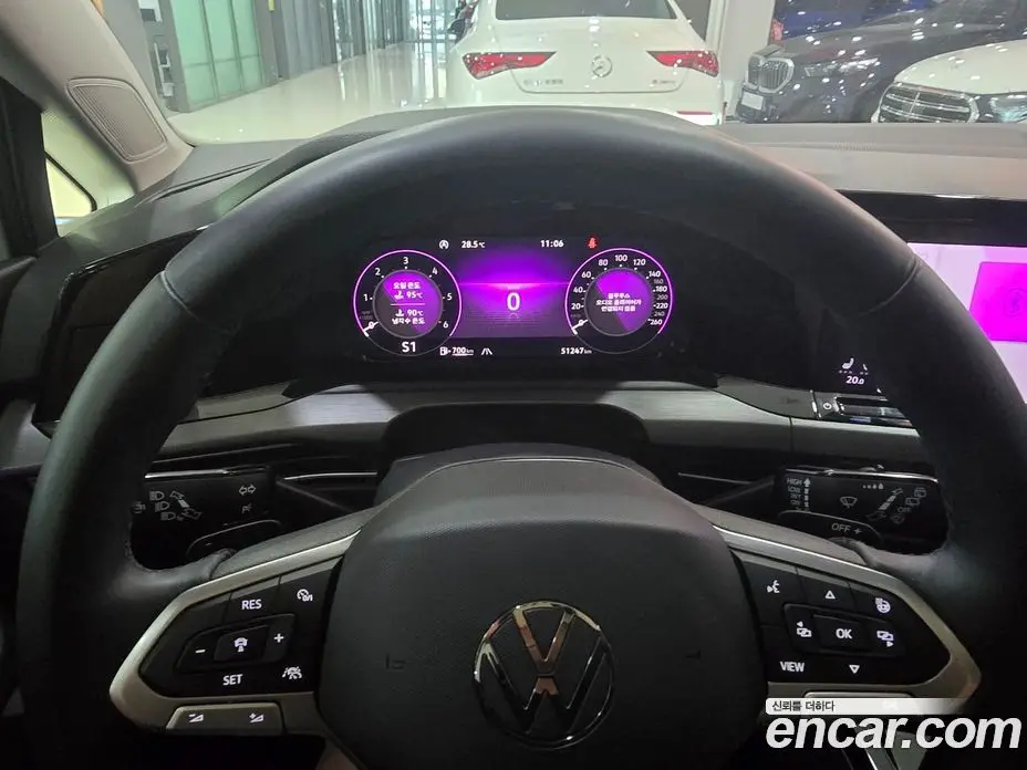 Volkswagen Golf 2023 2.0 автомат (гидро), фото 17