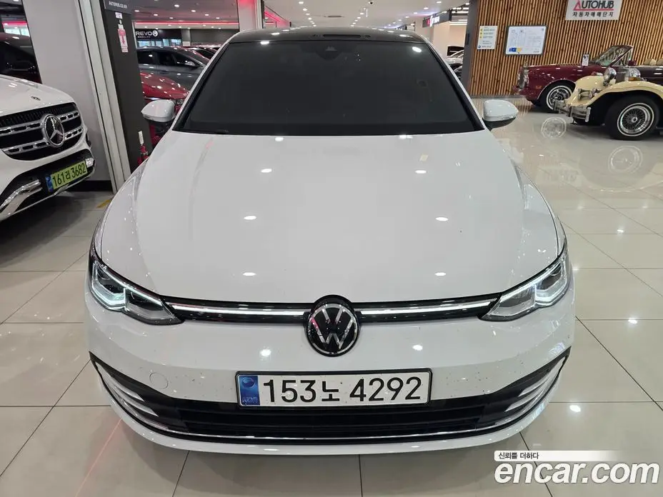 Volkswagen Golf 2023 2.0 автомат (гидро), фото 3