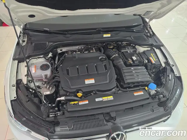 Volkswagen Golf 2023 2.0 автомат (гидро), миниатюра 6