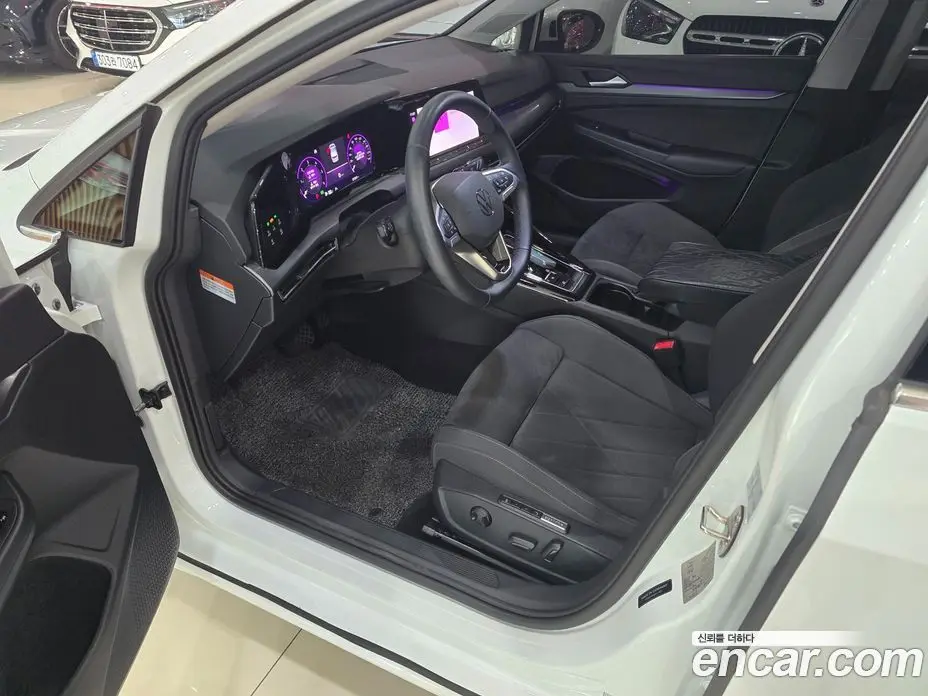 Volkswagen Golf 2023 2.0 автомат (гидро), фото 10