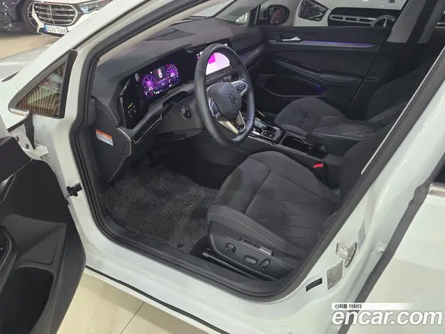 Volkswagen Golf 2023 2.0 автомат (гидро), миниатюра 10